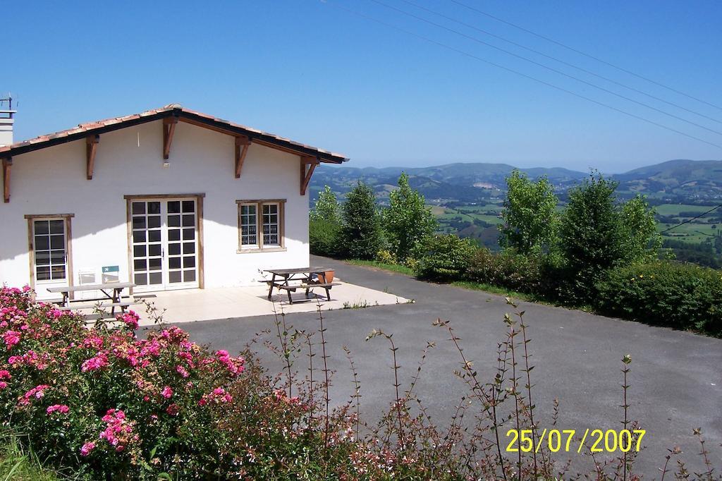 Ferme Ithurburia Saint-Michel  Εξωτερικό φωτογραφία