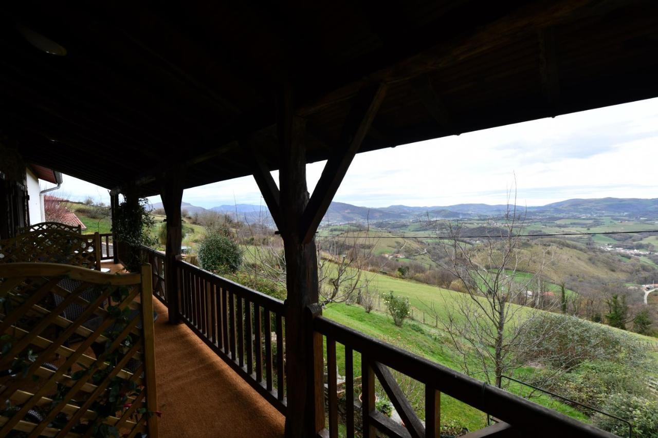 Ferme Ithurburia Saint-Michel  Εξωτερικό φωτογραφία